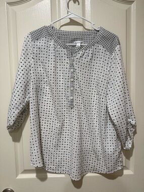 Croft & Barrow White Blouse with Black Geometric Print